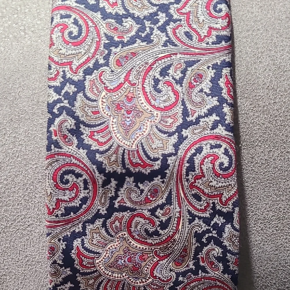 Vtg Christian Dior Paisley Silk‎ Tie All Silk Made In USA Fabric Woven In ITALY